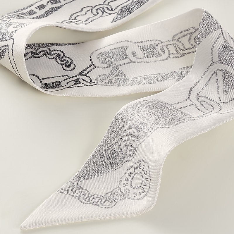 エルメス ツイリー　Carre en Boucles Boucles et Maillons Twilly | Hermès USA